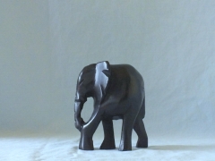 Elefant aus Holz